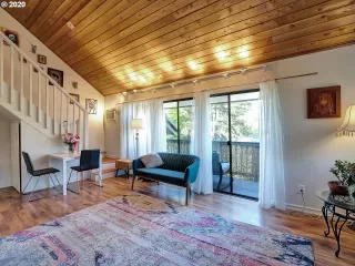 Photo #2: 20207057 Listing