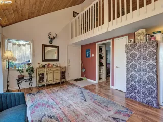 Photo #3: 20207057 Listing