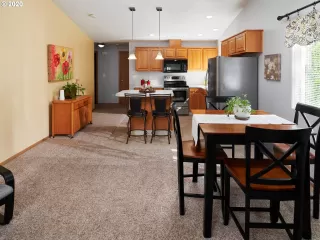 Photo #6: 20207089 Listing