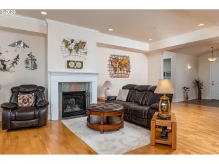 Photo #1: 20207238 Listing 
