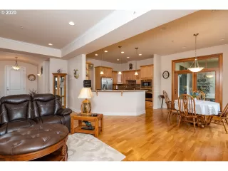 Photo #2: 20207238 Listing 