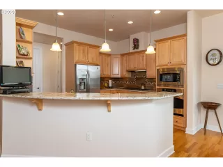 Photo #3: 20207238 Listing 