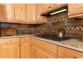 Photo #4: 20207238 Listing 