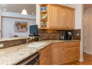 Photo #5: 20207238 Listing 