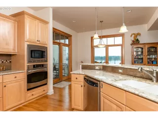 Photo #6: 20207238 Listing 