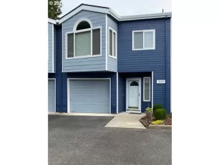 More Details about MLS # 20208569 : 16695 NE HALSEY ST 3