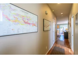 Photo #1: 20208946 Listing