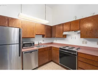 Photo #6: 20210443 Listing