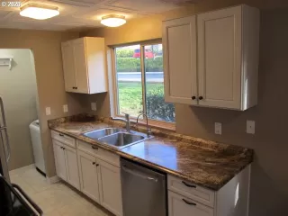 Photo #4: 20210749 Listing 