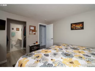 Photo #4: 20211159 Listing