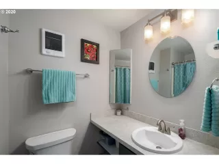 Photo #5: 20211159 Listing