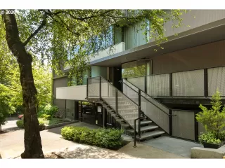 Photo #2: 20211462 Listing