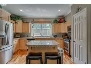 Photo #5: 20211663 Listing