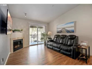 Photo #2: 20211682 Listing