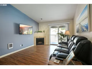 Photo #3: 20211682 Listing