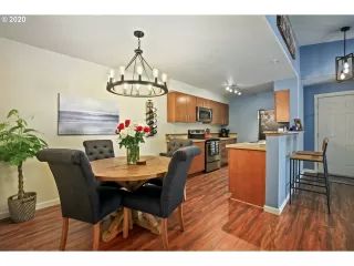 Photo #6: 20211682 Listing