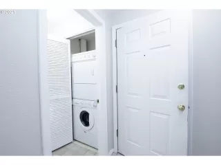 Photo #6: 20212417 Listing