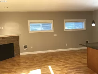 Photo #2: 20212503 Listing 