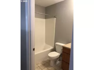 Photo #6: 20212503 Listing 