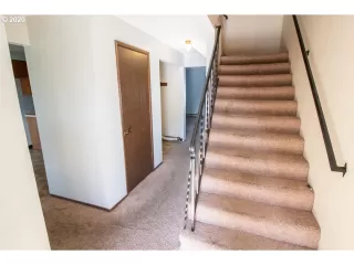 Photo #5: 20212631 Listing