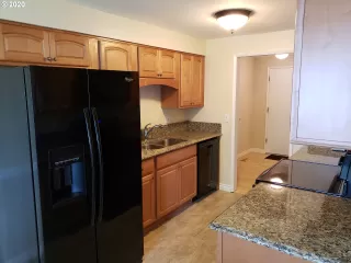 Photo #3: 20213152 Listing