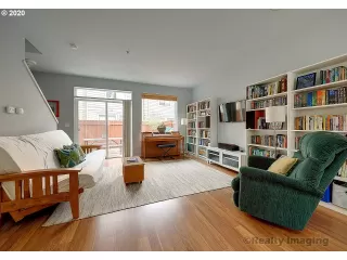 Photo #4: 20213334 Listing