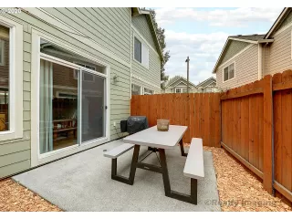 Photo #5: 20213334 Listing