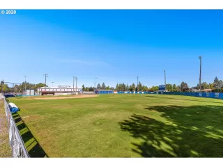 Photo #4: 20214200 Listing