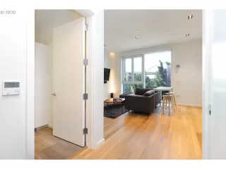 Photo #1: 20214599 Listing