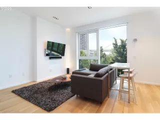 Photo #2: 20214599 Listing