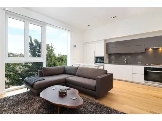 Photo #4: 20214599 Listing