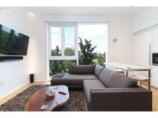 Photo #5: 20214599 Listing