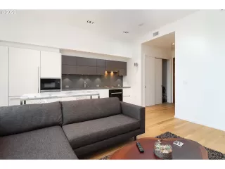 Photo #6: 20214599 Listing