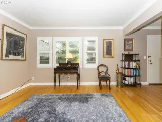 Photo #3: 20215158 Listing