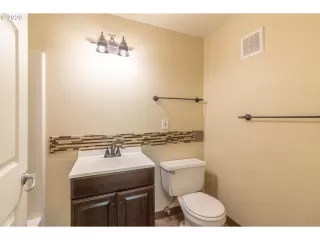 Photo #2: 20216622 Listing