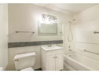 Photo #3: 20216622 Listing