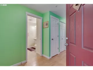 Photo #1: 20216709 Listing