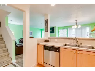 Photo #2: 20216709 Listing