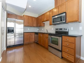 Photo #2: 20216725 Listing