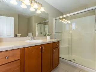 Photo #6: 20216725 Listing