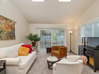 Photo #6: 20217275 Listing