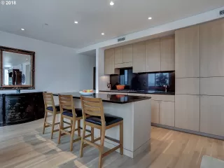 Photo #6: 20217564 Listing