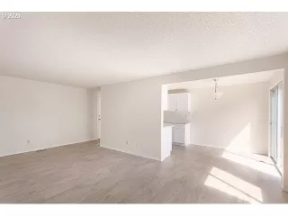 Photo #4: 20218630 Listing 