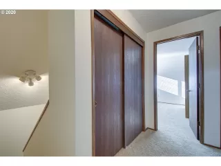 Photo #3: 20219037 Listing