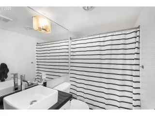 Photo #6: 20219888 Listing