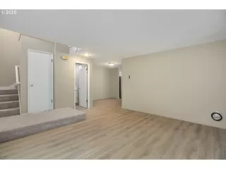 Photo #4: 20220018 Listing