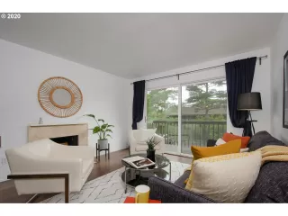 Photo #5: 20220282 Listing