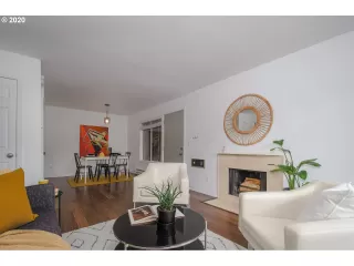 Photo #6: 20220282 Listing