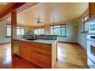 Photo #6: 20220449 Listing 