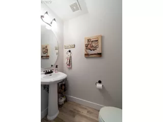 Photo #2: 20221585 Listing 